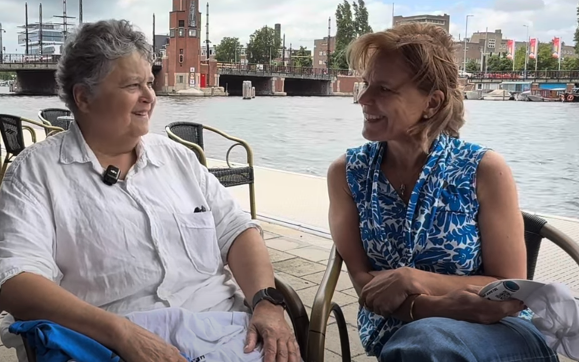 Sylvia Bakker van Zwempodcast PLONS in gesprek met Dia Huizinga